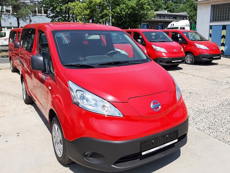 DPP obdržel 10 nových elektromobilů 